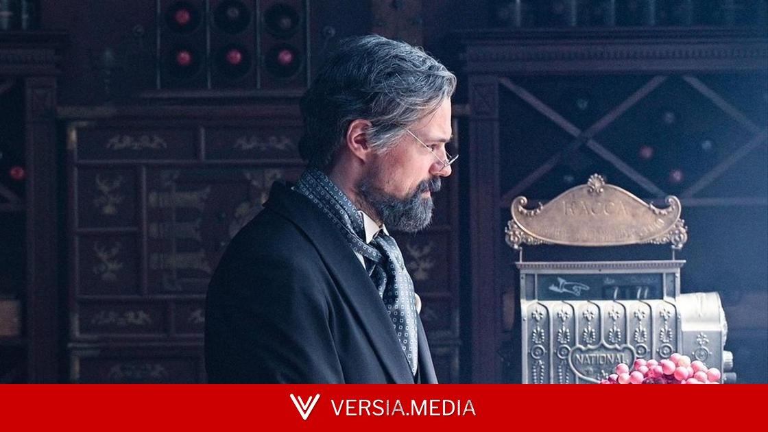 Густая борода, седина и очки: Козловский изменился до неузнаваемости для сериала «Голицын»