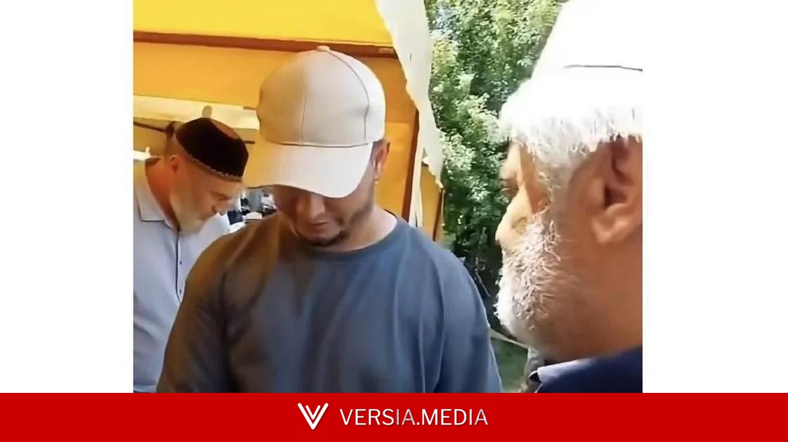 «Потерять ребенка — испытание»: отца Хизира Дербичева пытаются успокоить, а он еле держится