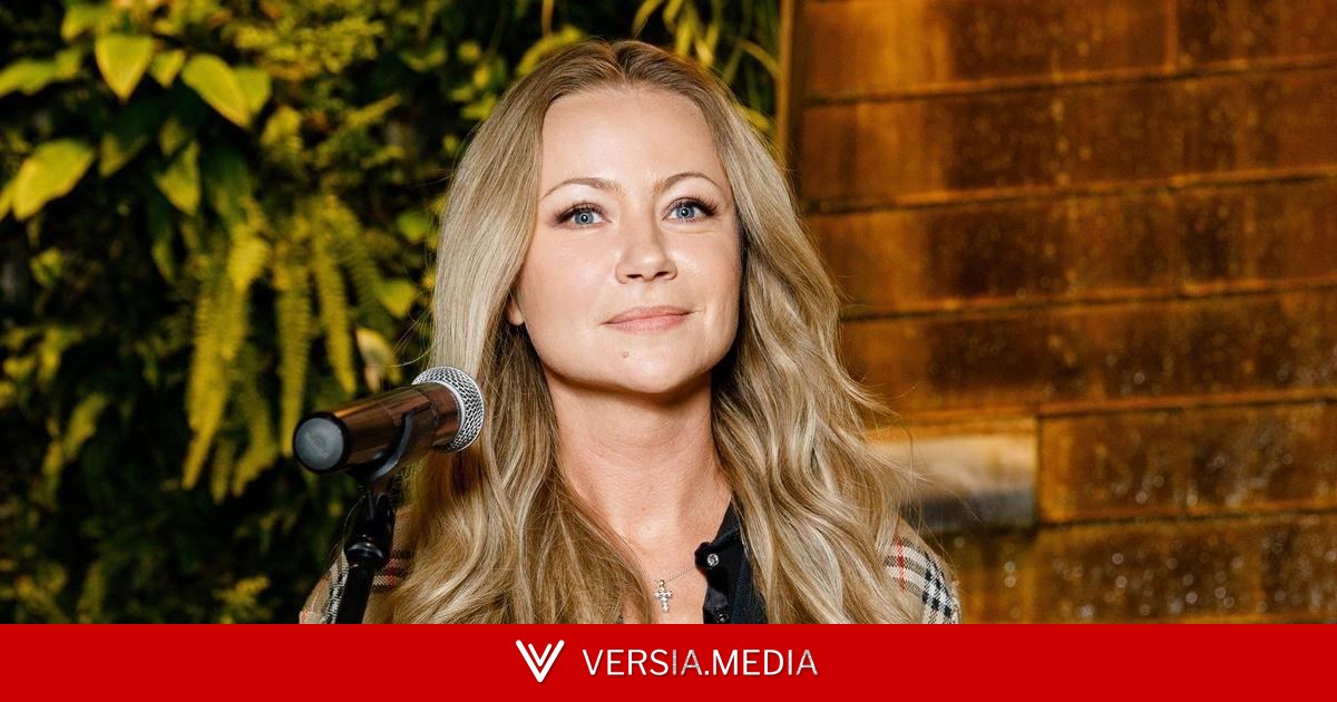 Мария Миронова в суде потребовала с бывшего мужа алименты: «Кроме как гулять, ребенок еще и кушать должен»