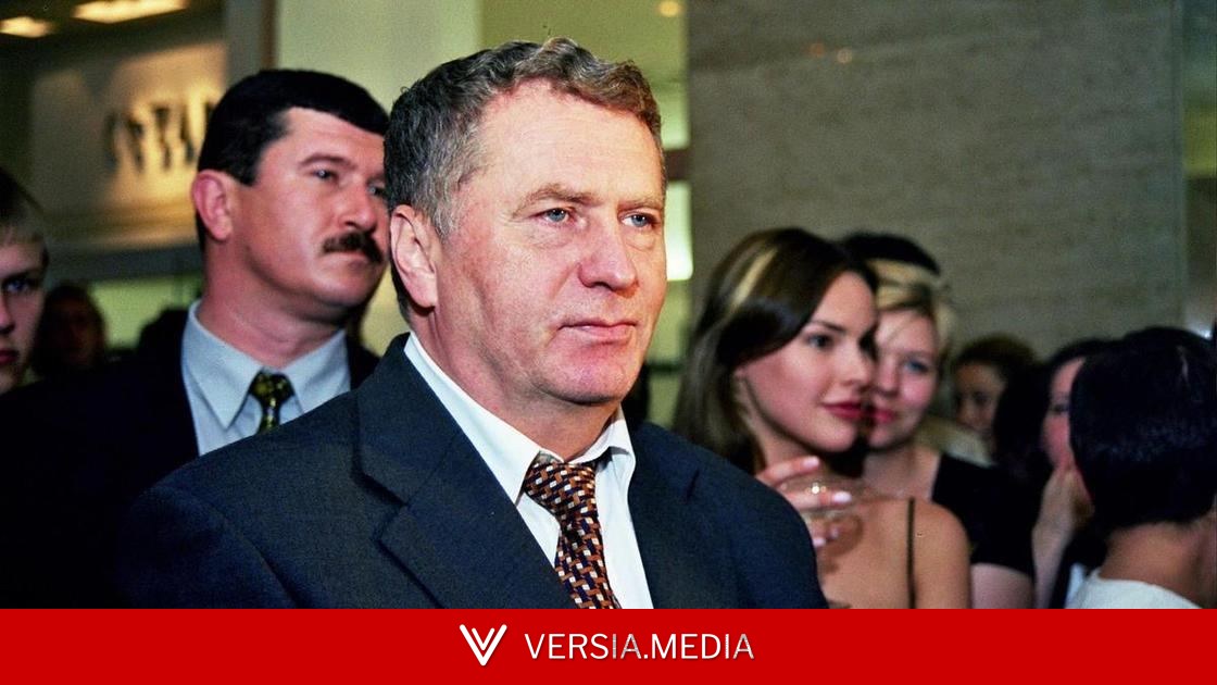 Внебрачного сына Владимира Жириновского Олега Эйдельштейна через суд выселяют из элитного коттеджа политика