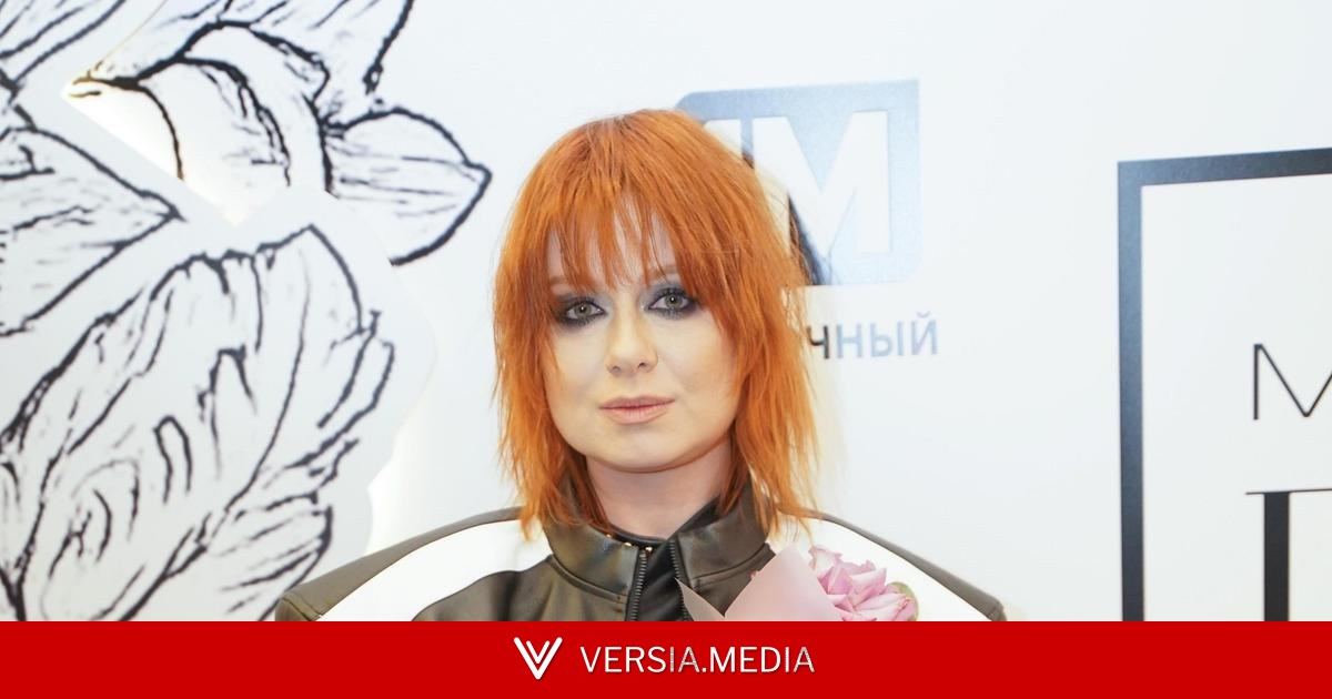 «Мне не разрешалось оттуда выходить»: Юлия Савичева объяснила, зачем обливается грязью и рычит на сцене